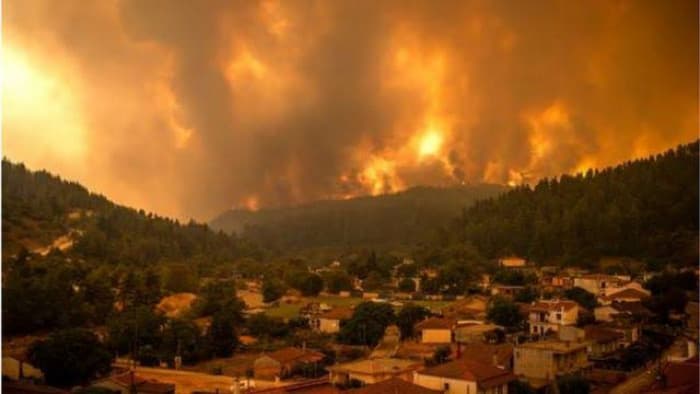 اندلاع حرائق الغابات في مناطق سكنية بإندونيسيا
