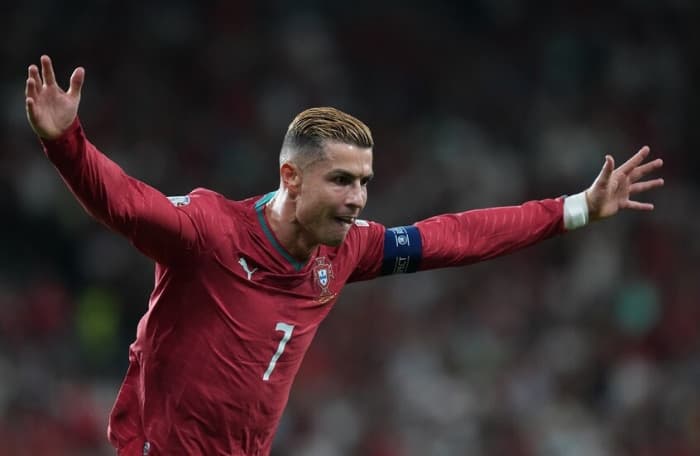 Ronaldo defends status as top footballer