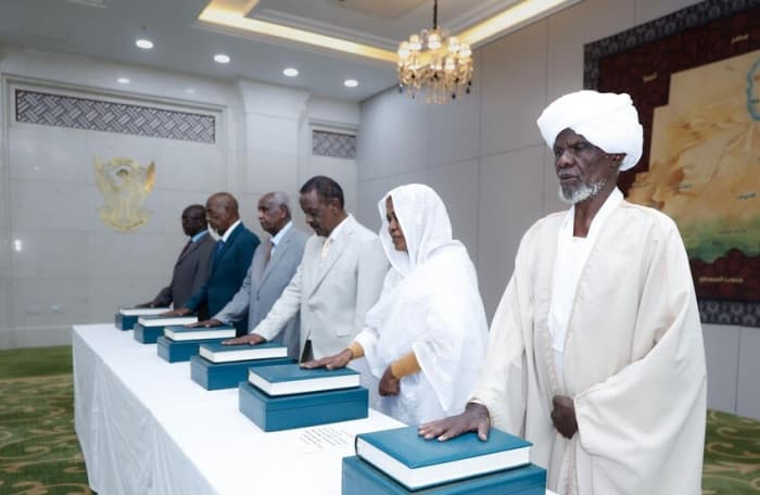 Sudan Constitutional Court members take oath before Al-Burhan