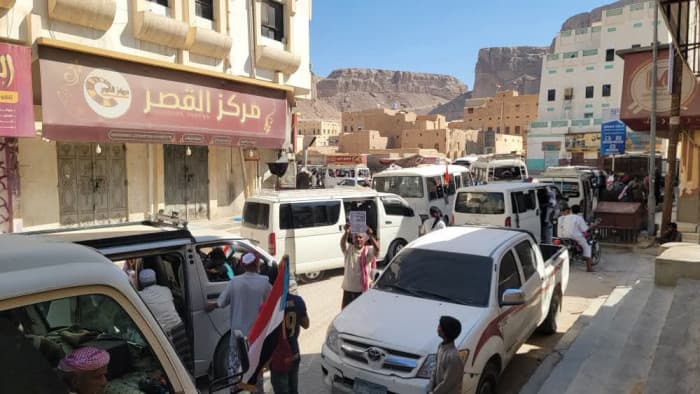 موكب أبناء القطن يتجه صوب سيئون للمشاركة في مليونية التعبئة