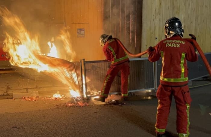 Fire at Le M municipality after protest