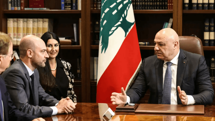 Aoun and Barrow discuss South Lebanon role