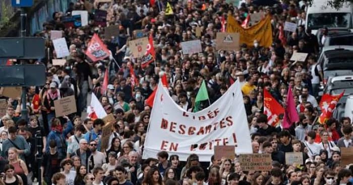 Austria student protests grow