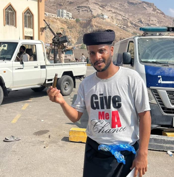 قوات تطلق الرصاص بالمكلا