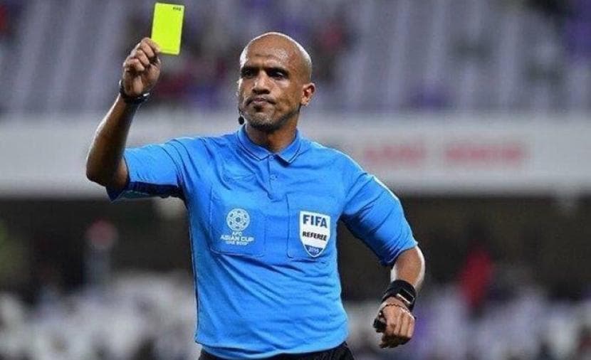 أحمد الكاف يعتزل التحكيم بعد عقدين