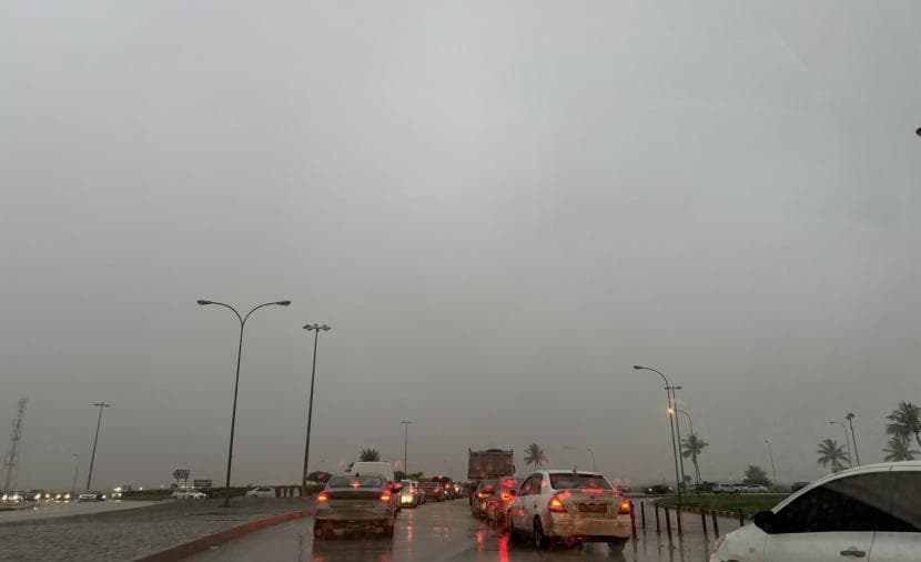 توقعات بأمطار رعدية وسحب على جبال الحجر