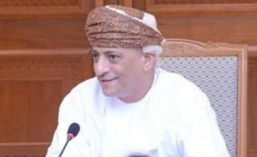عُمان مركز الإقليم