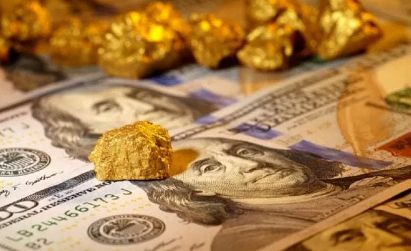 Gold climbs amid dollar weakness