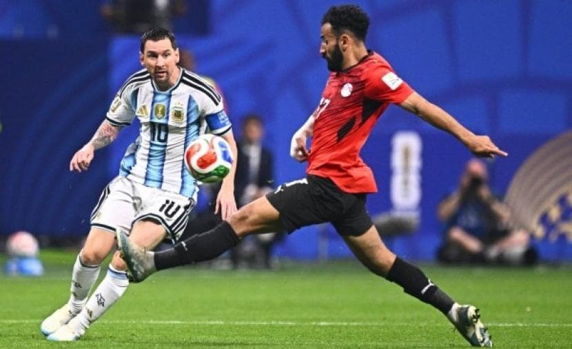 غضب عالمي بعد مباراة مصر والأرجنتين: التحكيم يثير الجدل ويسيطر على العرض المصري الكبير