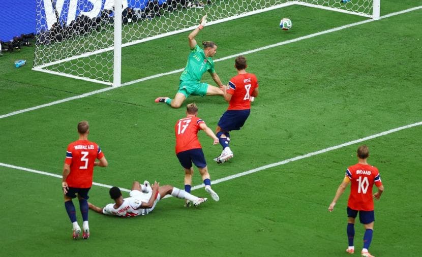 إنجلترا والأرجنتين تتأهلان إلى نصف نهائي كأس العالم