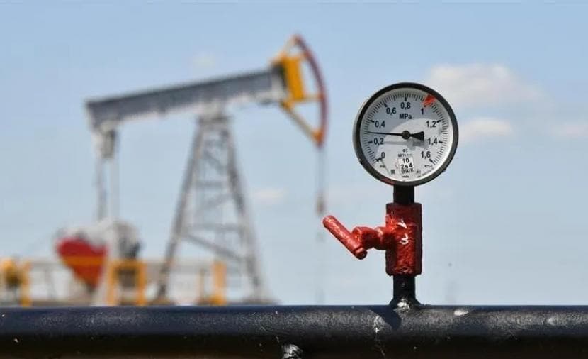 Oil prices decline over 4%