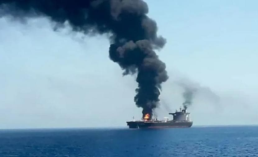 ناقلة نفط تتعرض لإصابة غرب السعودية