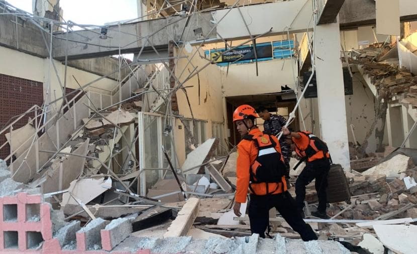 Strong Indonesian quake kills two