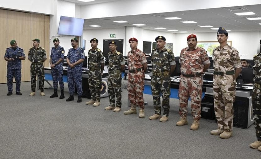 Oman Navy Chief welcomes officer