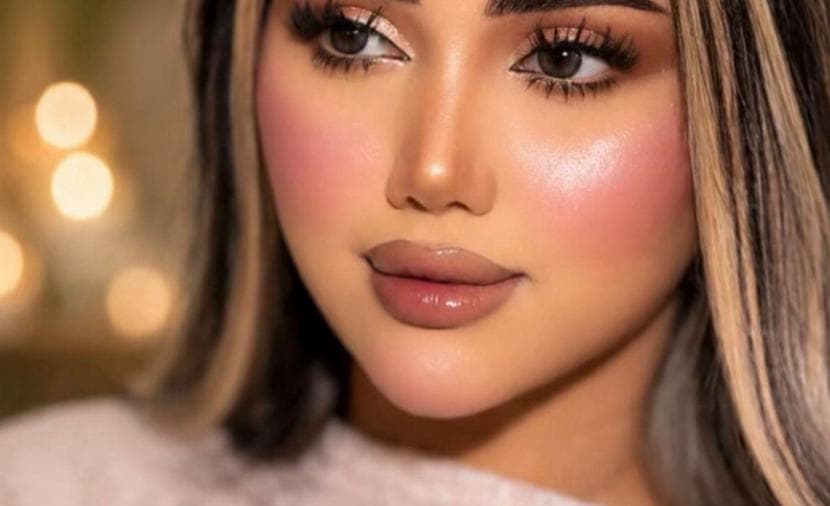 فتون القحطاني تستعرض تصاميم العمارة الحديثة والمعالم السياحية