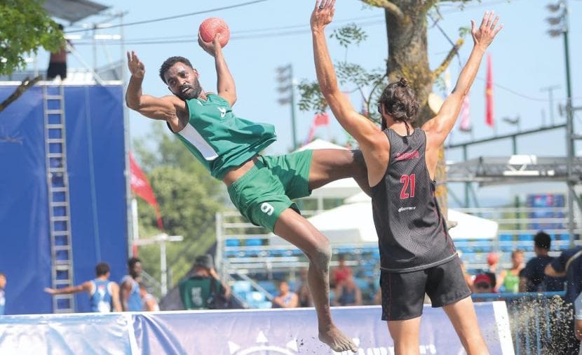 فيفا يثني على صلالة ودعم عمان لاستضافة كأس العالم