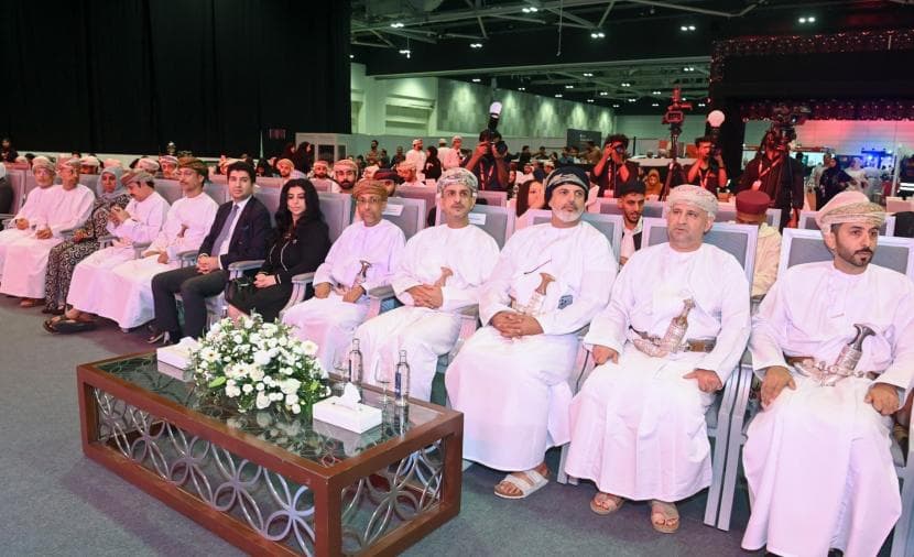 أسبوع عمان للمناخ يدعو لتسريع استثمار الطاقة النظيفة