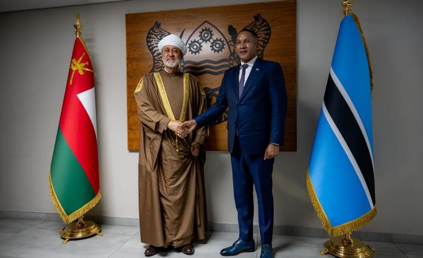 Sultan ends Botswana tour to Angola