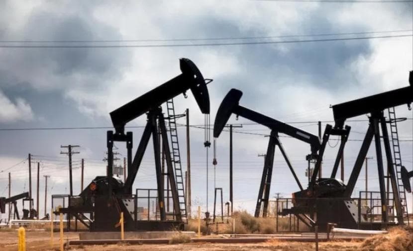 Oil prices climb as Trump dismisses Iran's peace offer