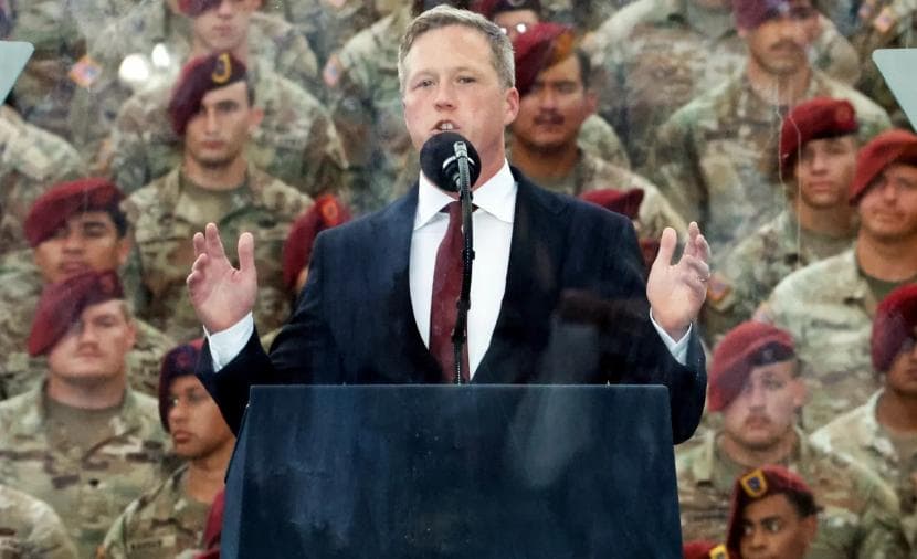 U S Defense Secretary Resigns