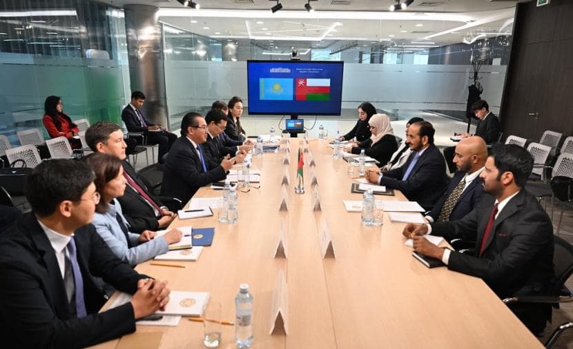 عُمان وكازاخستان تعززان التعاون التجاري
