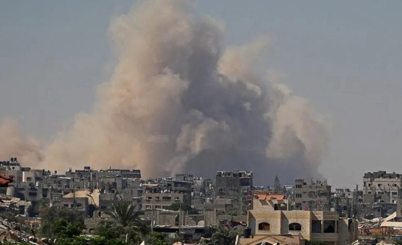 انهيار مبنى في غزة يوقع 8 وفيات ويسيطر على المفقودين