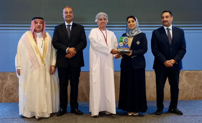 الرؤية تفوز بجائزة المسؤولية المجتمعية