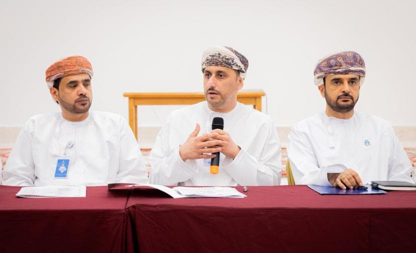 North Al Batinah governor reviews projects in Al Suwaiq