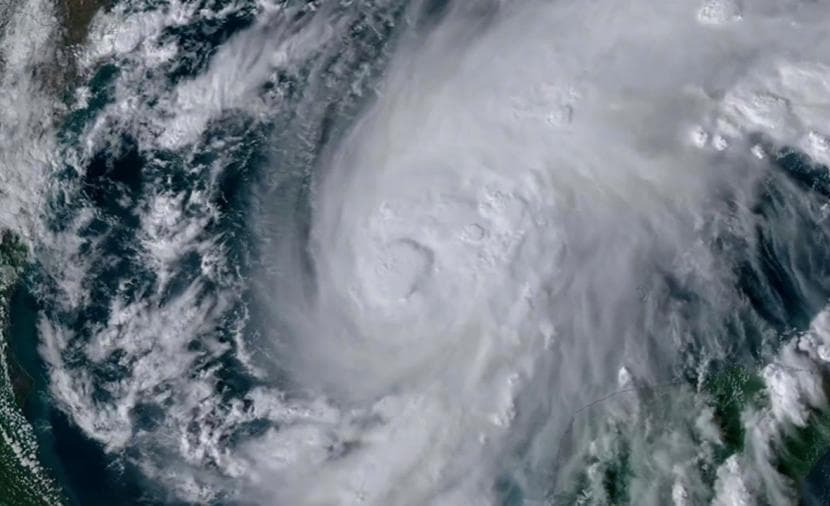 Cyclone Isaias poses flood risk in Florida