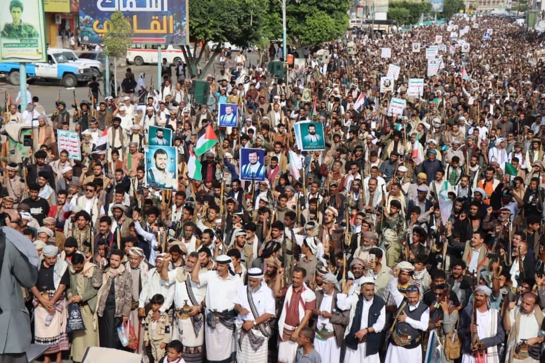 Mass crowds in Al Bayda delegate authority to leader to protect freedom and independence