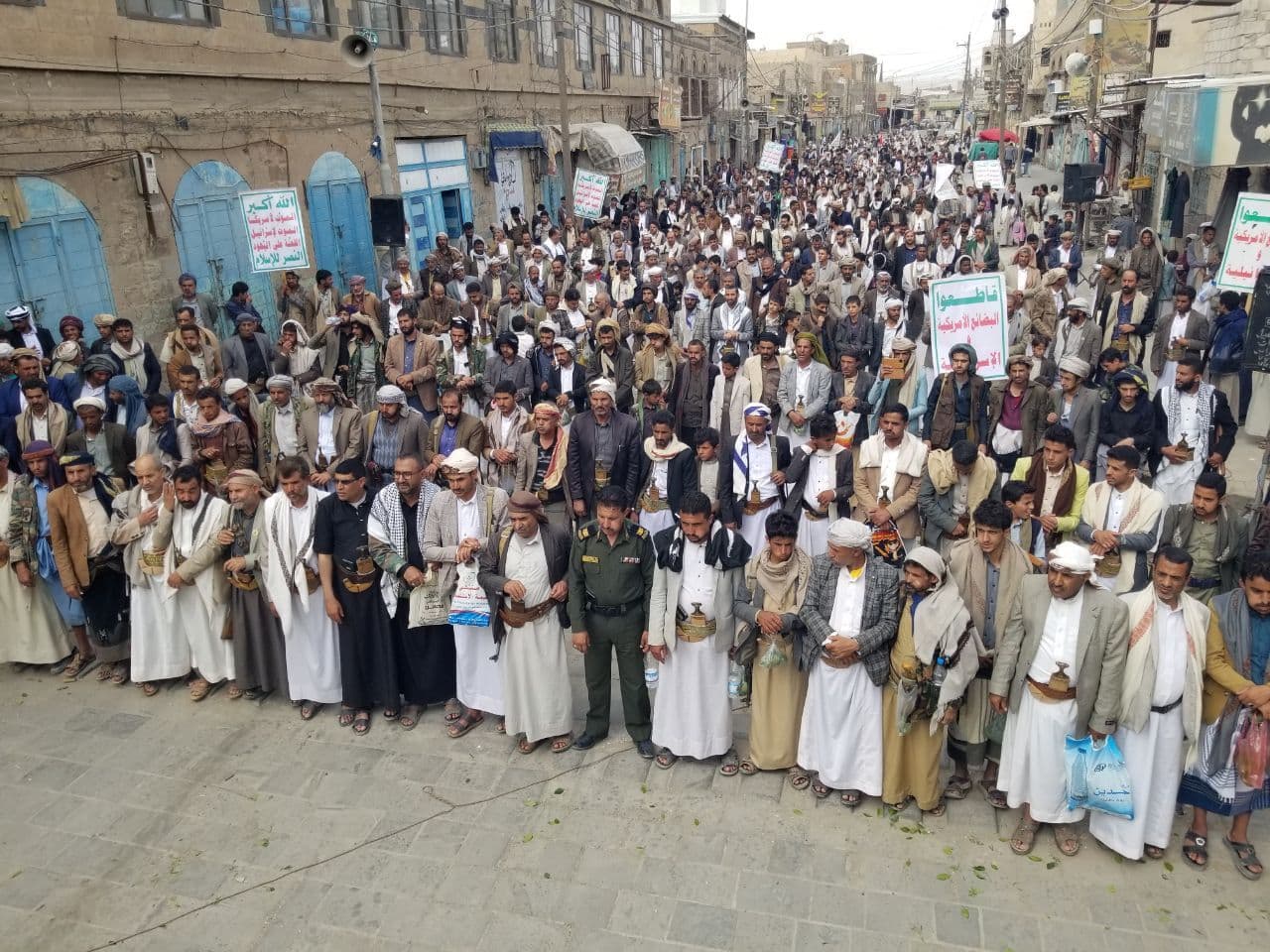 مسيرات حاشدة في ذمار لإحياء ذكرى استشهاد الإمام زيد وتأييد بيان القوات المسلحة