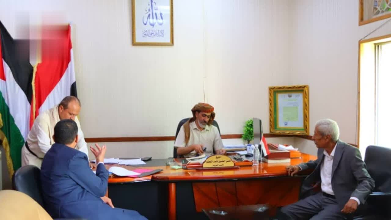 Deputy Minister reviews Hadramout report