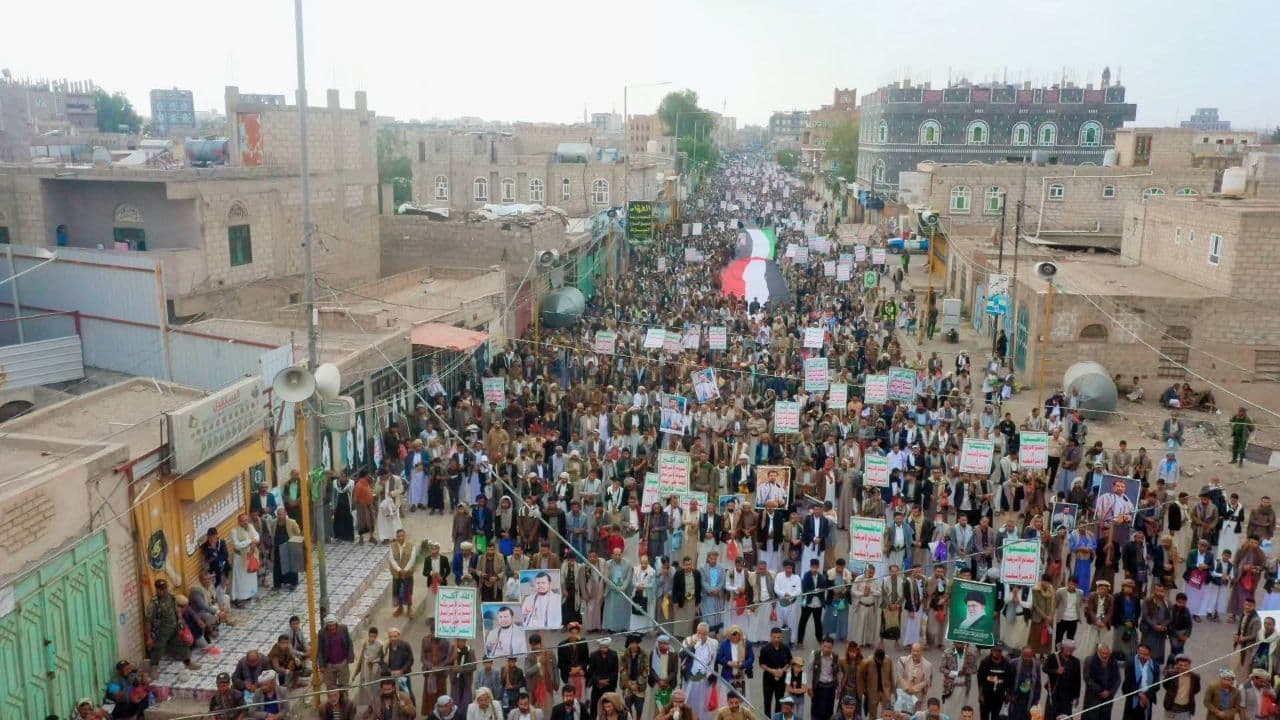 تظاهرة في ذمار لدعم حظر الملاحة للعدو السعودي