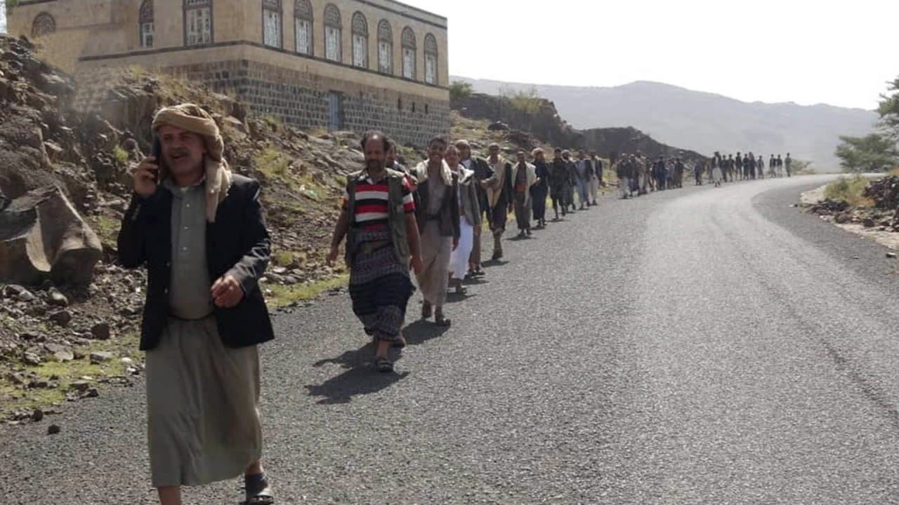 Man's march in Bani Matar to oppose siege