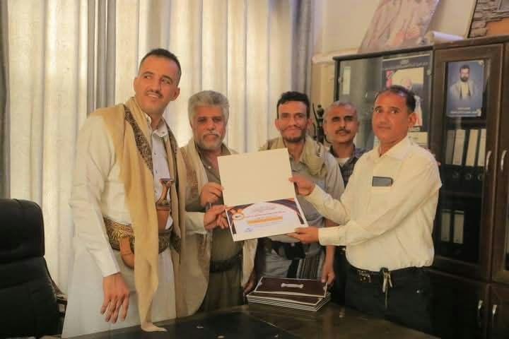 هيئة النقل بالحديدة تكرم موظفيها المتميزين