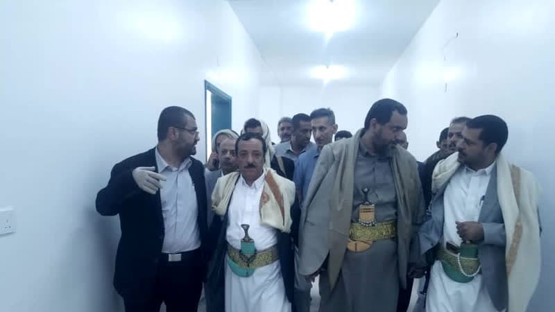 وزير الصحة ومحافظ صنعاء يزوران مركز الحروق في همدان