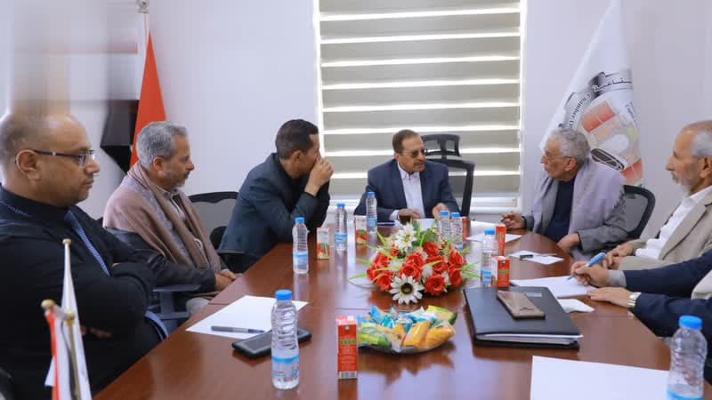 تحقيق التعاون بين الغرفة التجارية واتحاد النقابات