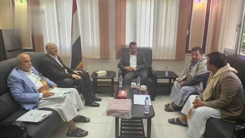 Minister of Communications reviews preparations for the Fourth International Conference of the Great Messenger in Sana'a