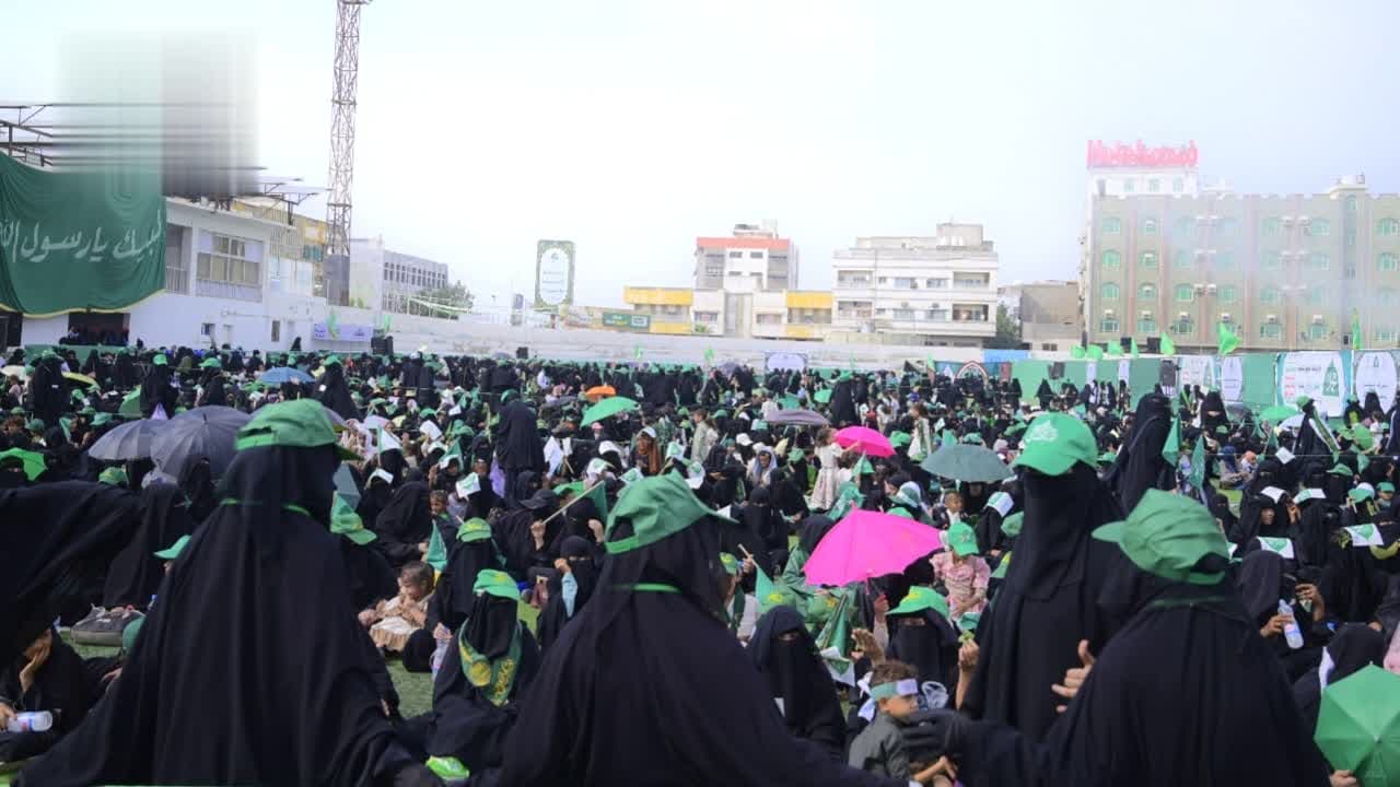 مشاركة نسائية واسعة في الحديدة لذكرى المولد