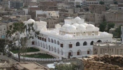 السلطات المحلية تودع الشيخ زبن العواضي