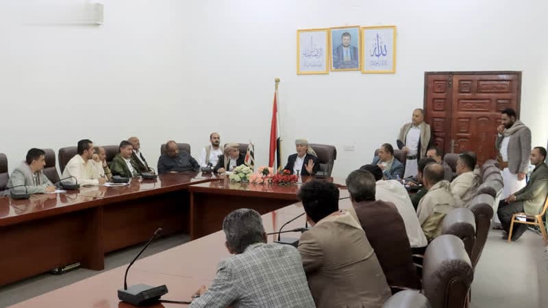 إب يناقش خطة أعمال صيانة الطرق