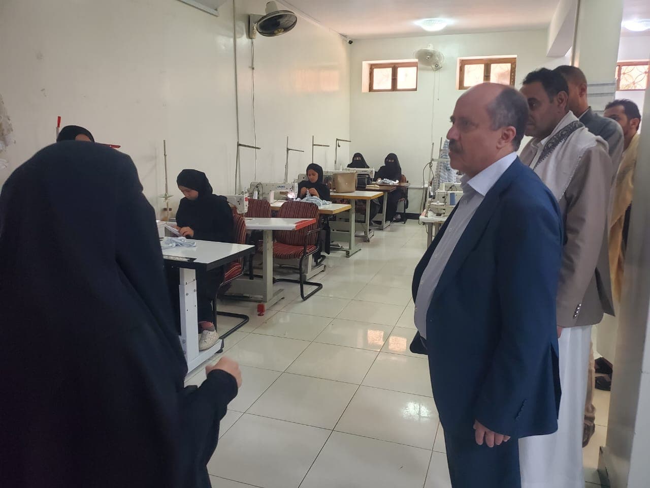 نائب وزير الاقتصاد يزور مؤسسة اليتيمات