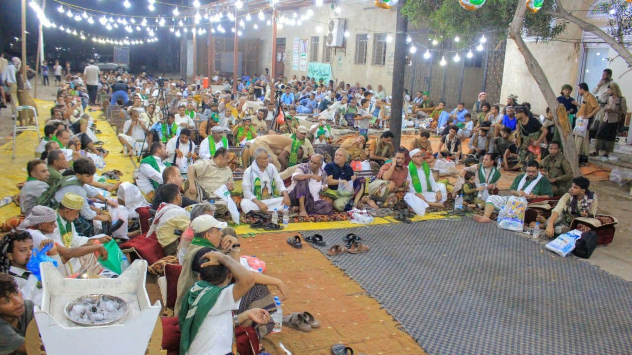 القبليون في الحديدة يحتفون بذكرى المولد