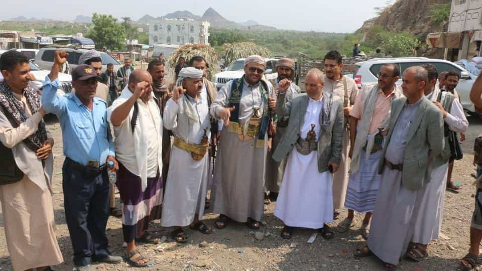 المساوى والجنيد يتفقدان ساحة الشهيد القائد واحتياجات مقبنة