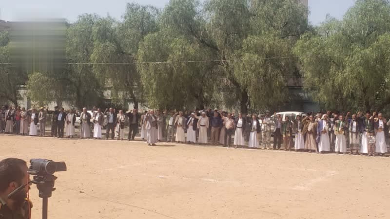 مسلحون فيمديرية شعوب يدافعون عن القرآن