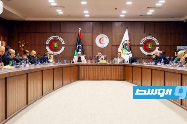 الغوج يعلن تسوية 27,451 من العاملين الصحيين