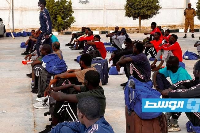 نقل 76 مهاجرًا من بنغازي إلى إنجامينا