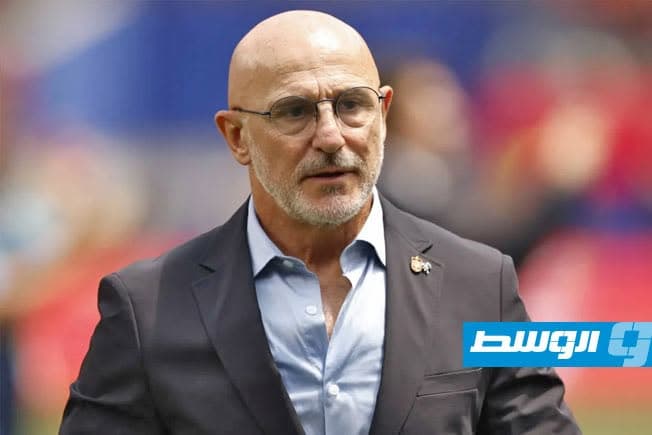 مدرب إسبانيا يوقع حتى 2032