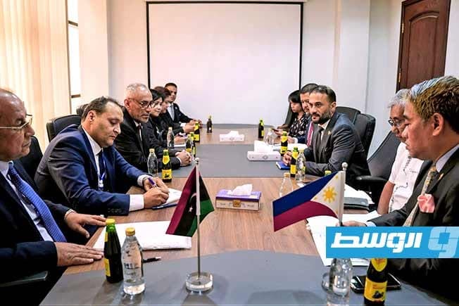 حكومة حماد تطالب بالفلبين برفع حظر العمالة