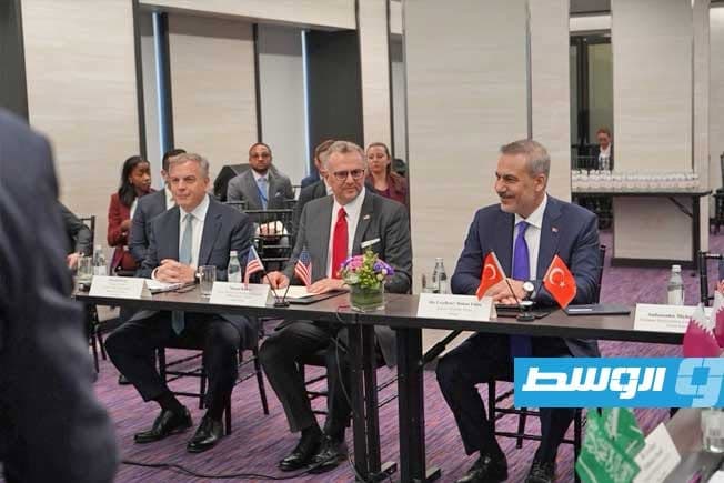 بولس يحقق تقدما في التعاون الاقتصادي والأمني بين شرق وغرب ليبيا
